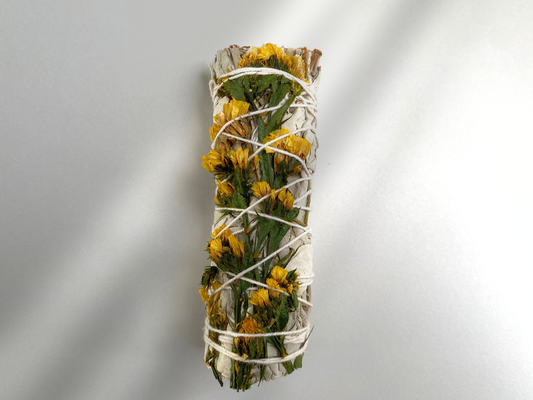 Atado de Salvia con Sinuata Amarilla